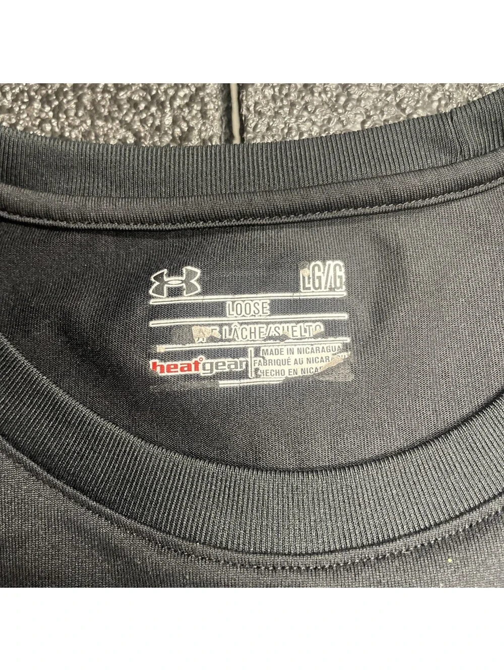 Under Armour Mens Sz Large HeatGear Loose Fit Black Short Sleeve Workout Shirt